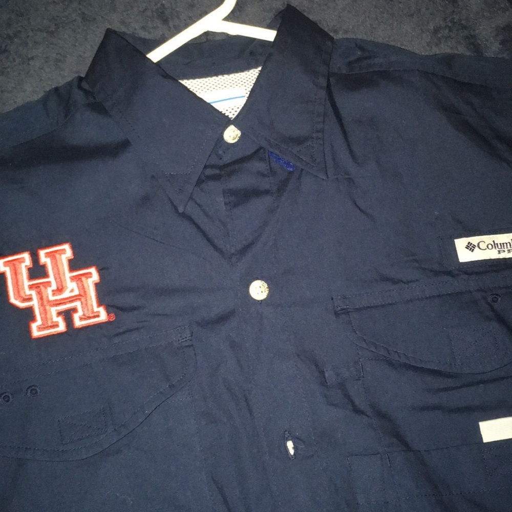 University of Houston Fishing Shirt - Small